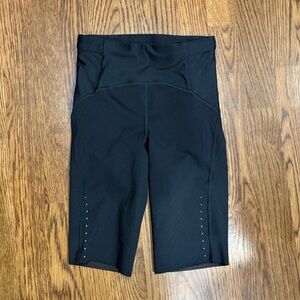 Lululemon Athletica Black SenseKnit, 10in Inseam, Bike Shorts, size 2